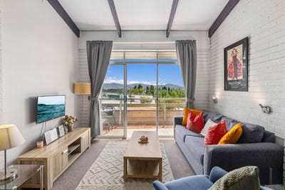 /international/au/19-2-clyde-street-jindabyne-nsw-152625964/