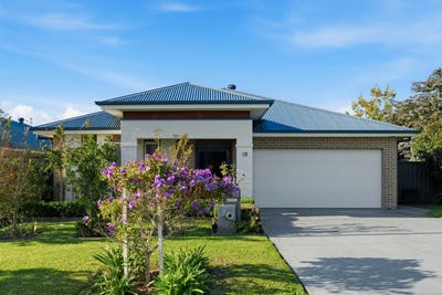 /international/au/10-compass-street-vincentia-nsw-151143748/
