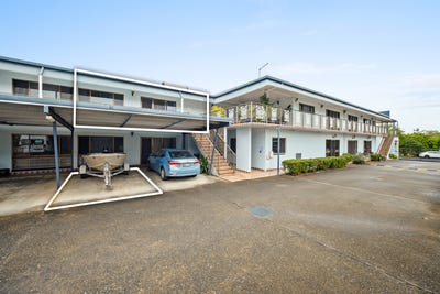 /international/au/27-35-37-louie-piccone-way-edmonton-qld-151615244/