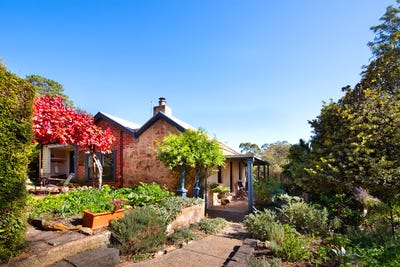 /international/au/11-saint-street-castlemaine-vic-151258996/