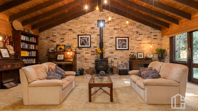 /international/au/70-davies-avenue-springwood-nsw-152565256/