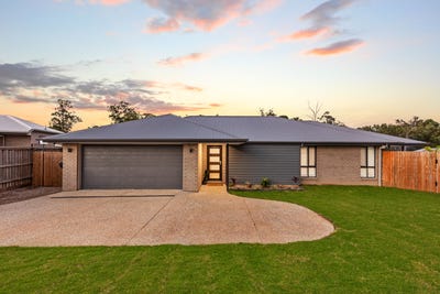 /international/au/28-scenic-drive-southside-qld-151013408/