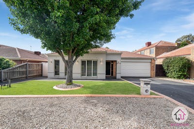 /international/au/64-st-andrews-close-hidden-valley-vic-151200528/