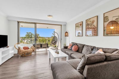 /international/au/2401-12-14-executive-drive-burleigh-waters-qld-151267524/