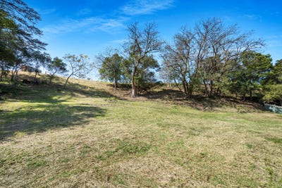/international/au/273-cordeaux-road-mount-kembla-nsw-204678496/