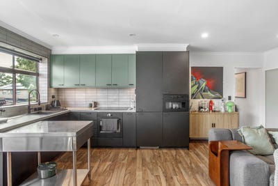 /international/au/8-626-sydney-road-coburg-vic-150933092/
