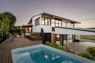 /international/au/82-hawken-drive-st-lucia-qld-150900276/