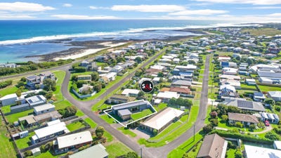 /international/au/7-mills-crescent-port-fairy-vic-151524944/