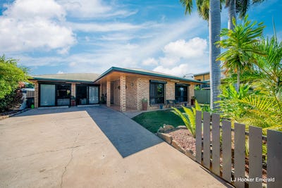 /international/au/81-retro-street-emerald-qld-151117520/