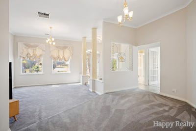 /international/au/15-lucas-loop-canning-vale-wa-152436972/