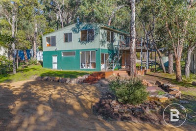 /international/au/74-scott-road-halls-gap-vic-151532800/
