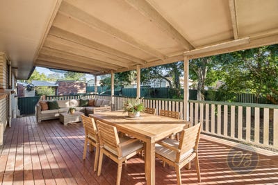 /international/au/12-fairway-outlook-arana-hills-qld-151301340/