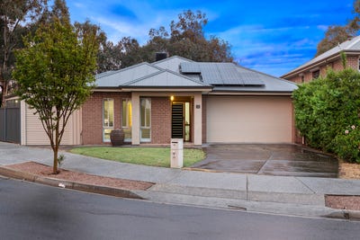 /international/au/1-roxburgh-crescent-blakeview-sa-152673044/