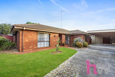 /international/au/13-bean-court-whittington-vic-152528464/