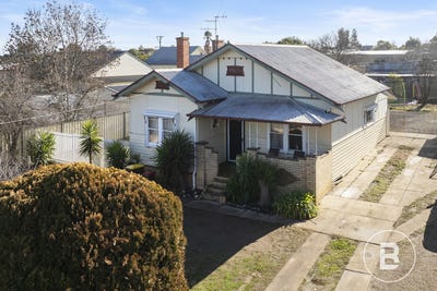 /international/au/9-lowenstein-street-maryborough-vic-148468496/