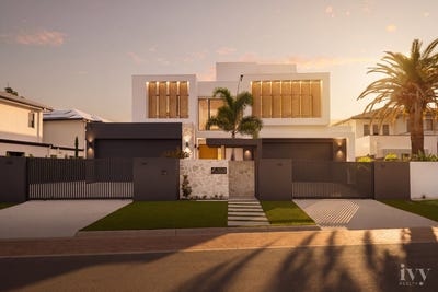 /international/au/4-regents-court-sovereign-islands-qld-152046928/