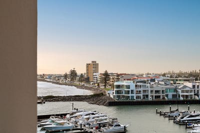 /international/au/29-7-holdfast-promenade-glenelg-sa-151447372/