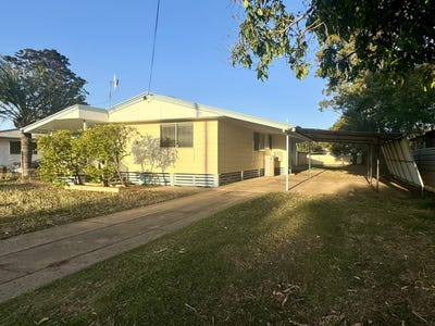 /international/au/2-bradman-street-moranbah-qld-151165224/