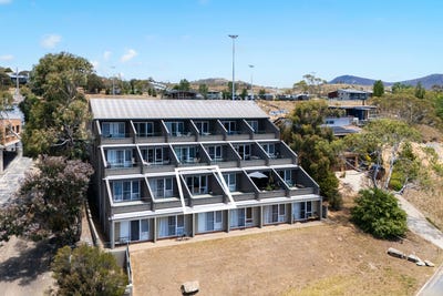 /international/au/9-3-kurrajong-street-jindabyne-nsw-151555596/