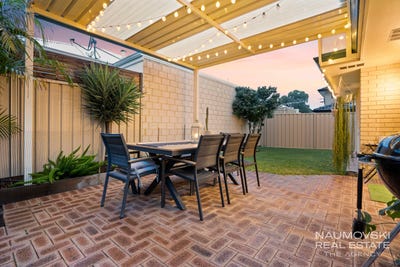 /international/au/58b-ravenswood-drive-nollamara-wa-151502916/