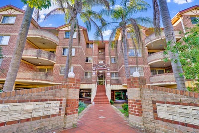 /international/au/12-28-30-mary-street-lidcombe-nsw-148463404/