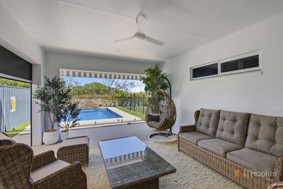/international/au/10-seashore-crescent-mackay-harbour-qld-150952500/