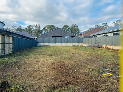 /international/au/14-white-oak-street-tahmoor-nsw-204515468/