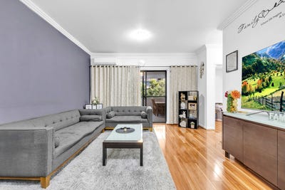 /international/au/47-21-29-third-avenue-blacktown-nsw-148663160/