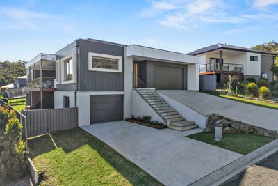 /international/au/22-mulloway-circuit-merimbula-nsw-150694528/