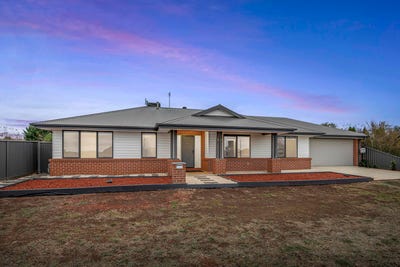 /international/au/28-creswick-street-miners-rest-vic-151122844/