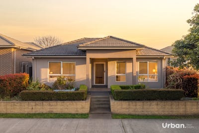 /international/au/29-ducros-street-oran-park-nsw-152466592/