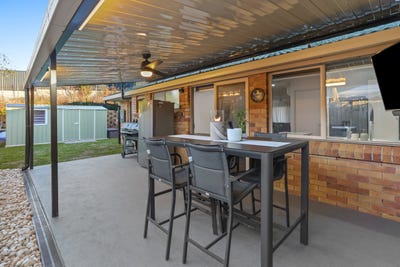 /international/au/21-silky-oak-court-oxenford-qld-151450972/