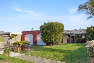 /international/au/36-simon-avenue-rowville-vic-152620960/