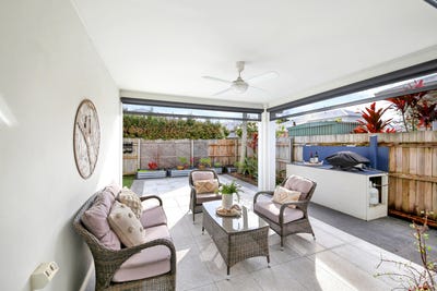 /international/au/24-flame-tree-avenue-sippy-downs-qld-148351448/