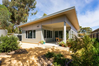/international/au/14-church-street-chewton-vic-151092020/