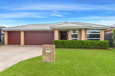 /international/au/15-salamander-road-wadalba-nsw-150748704/