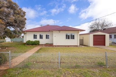 /international/au/84-jellicoe-street-temora-nsw-148455764/