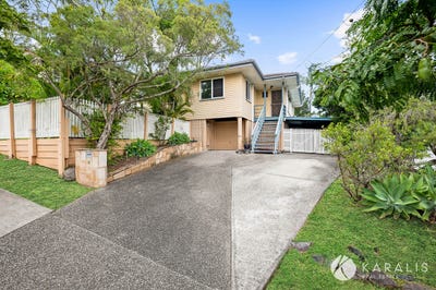 /international/au/15-casmaria-street-mansfield-qld-150795040/