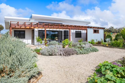 /international/au/19-mulal-avenue-witchcliffe-wa-151150684/