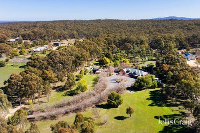 /international/au/99-odgers-road-barkers-creek-vic-149888388/