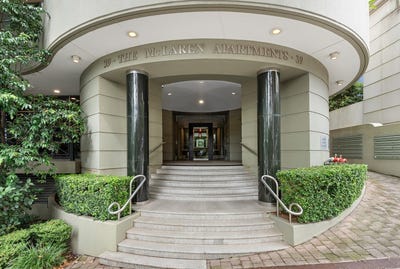 /international/au/301-39-mclaren-street-north-sydney-nsw-152379672/