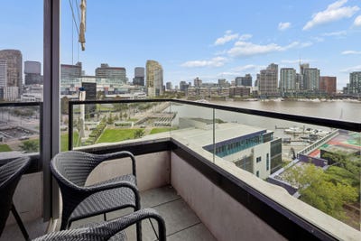 /international/au/1006-231-harbour-esplanade-docklands-vic-152602296/