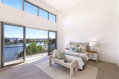/international/au/1-5056-emerald-island-drive-carrara-qld-150906012/