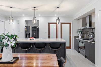 /international/au/49-lakeside-parade-jordan-springs-nsw-151182108/