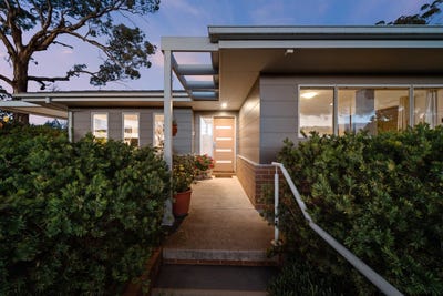 /international/au/42-benalla-street-crace-act-151460704/