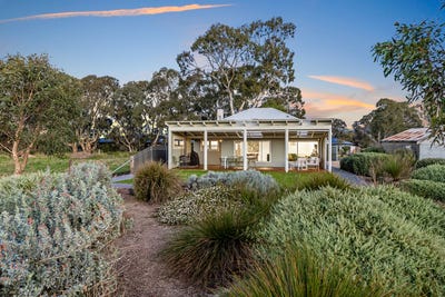 /international/au/2-main-south-road-myponga-sa-152642504/