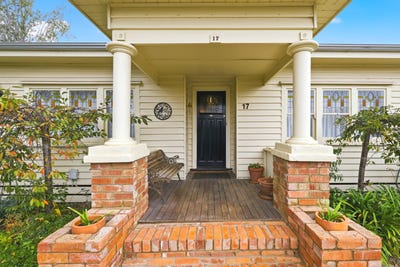 /international/au/17-george-street-bacchus-marsh-vic-151298692/