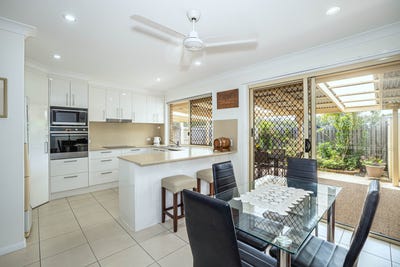 /international/au/109-210-bestmann-road-east-sandstone-point-qld-152653492/