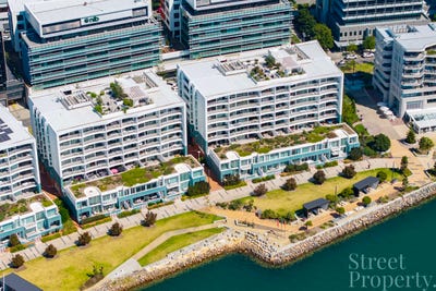 /international/au/107-25-honeysuckle-drive-newcastle-nsw-152657256/