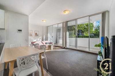 /international/au/107-3-george-street-warwick-farm-nsw-148158784/